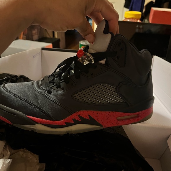 Men’s Size 10 J’s Black/Red - Picture 4 of 8